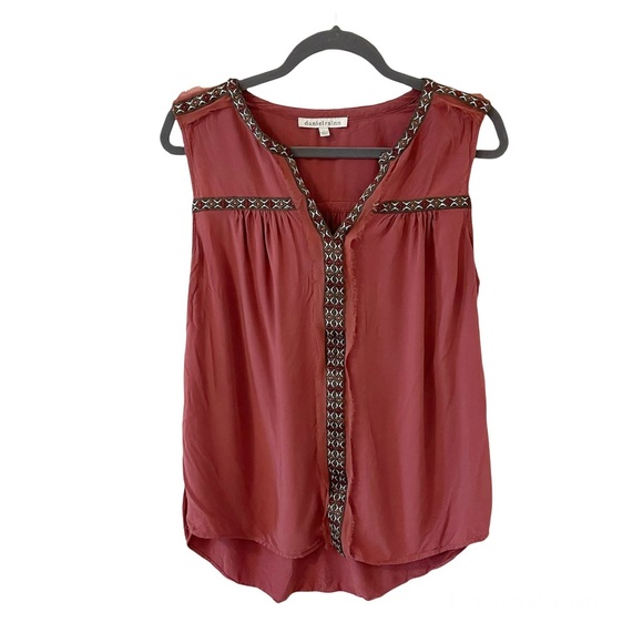 Daniel Rainn Tops - Daniel Rainn Boho Sleeveless Embroidered Blouse Blush L